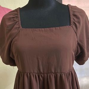 Brown puff sleeves gown