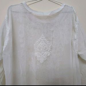 Chikenkari kurti