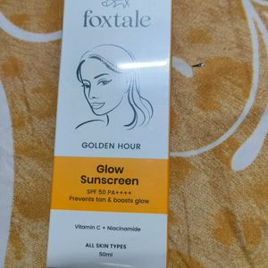 FoxTale Vitamin C & Niacinamide Glow Sunscreen