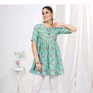 Girls Stylish Short Kurti