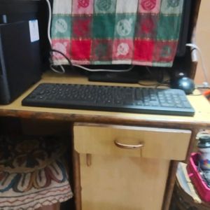 Large Sized Computer And Study Table