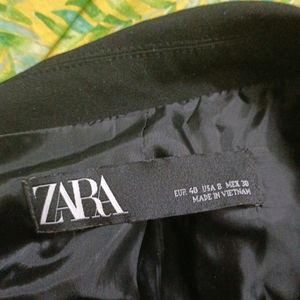 Price Drop: Trendy Zara Black Blazer!!! Hardly Use