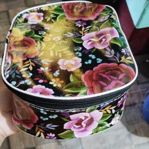 Makeup Keeping Bag