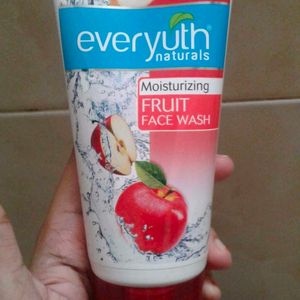 Everyuth Naturals Face Wash