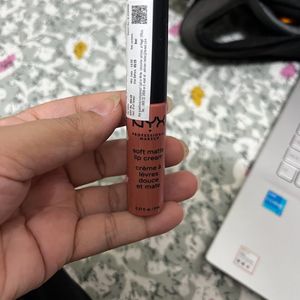 NYX set Of 2 Lipsticks