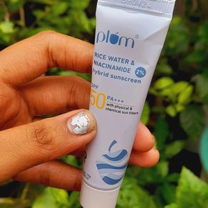 SEALED Sunscreen (Plum + Aqualogica )