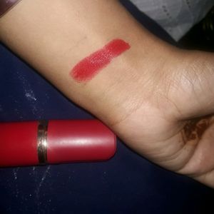 Lipstick  Eye Liner And Maskara