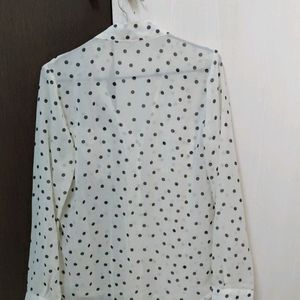 PRICE DROP ⬇️⬇️ Polka Dot Shirt