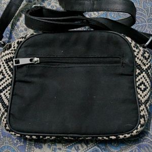 Anouk Sling Bag In Good Condition