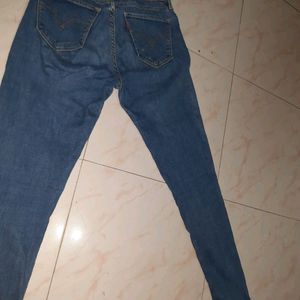 LEVIS SKINNY JEANS