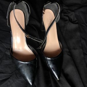 Black Trendy Heel