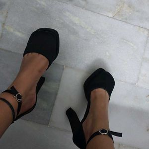 Shoetopia Black Platform Heels