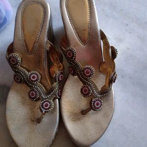 Sandal For Wedding Use