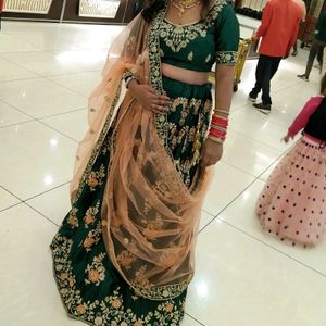 Green Lhnga..Peach Colour Mix...Nd Peach Color Dupatta Wid Blouse..Very Osm...For Mehndi Function