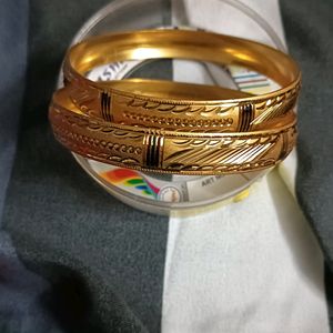 I Am Selling 2.8 Size Bangles