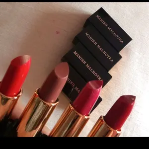 30off Manish Malhotra Original Lipstick 1pc