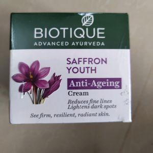 BIOTIQUE saffron Youth Anti Ageing Cream