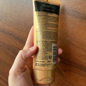 Lakme Lumi Lit Highlighter in Body Lotion with Hya