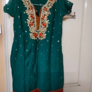 Elegant Green Embroidered Kurti Women