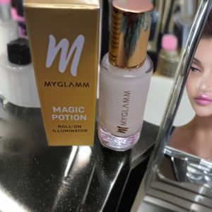 Myglamm Magic Potion Roll-On Illuminator