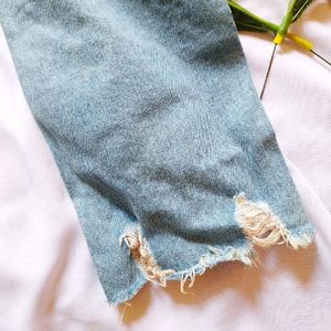 Trendy Distressed Jeans