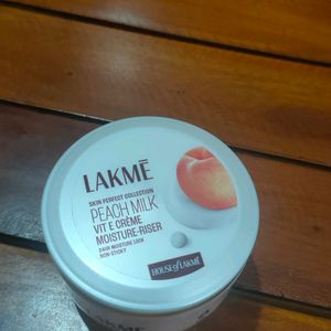 Lakme Peach Milk Moisture Riser