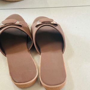 comfortable trendy brown flats