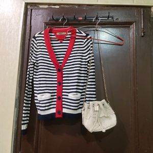 Korean Winter Sweatshirt And Potli Bag Free