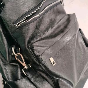 Korean Black Leather Backpack For Travelling & Clg