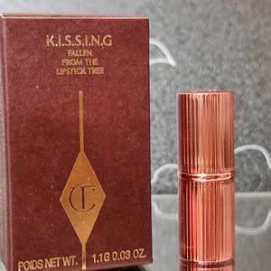 Charlotte Tilbury Kissing 90's Pink Lipstick