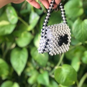 AirPods Pro Beaded Bag