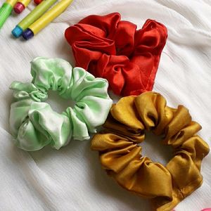 Combo Of 5 Scrunchies...🎀