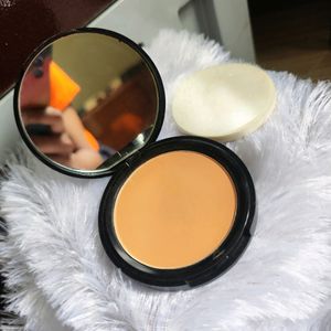 VELVET COMPACT POWDER