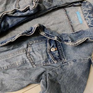 Fashionable Denim Jacket