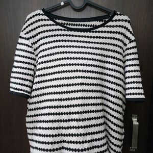 Knitted Black & White Top