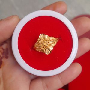 Beautiful New 22crt Gold Ladies Ring