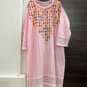 baby pink embroidered hakoba kurti