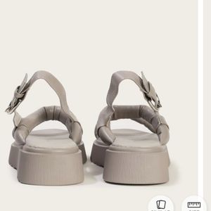 Outryt Platform Sandal