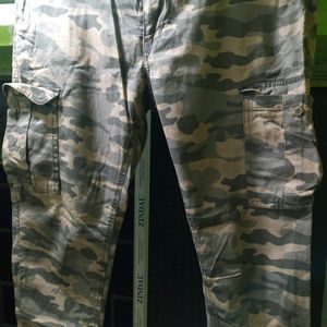 Camouflage print cargo pants