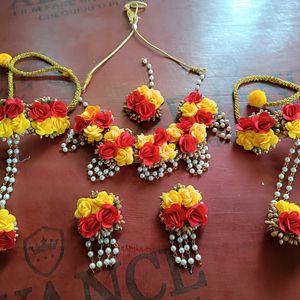 Yellow Red Set N Rani