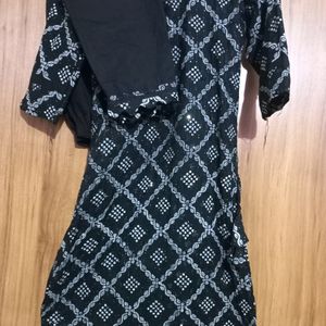 Women Black Straight Kurta Set