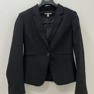 50% Discount On Women's Fitted H&M Blazer