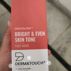 Detmatouch Bright And Even Tone Face Wash 🥳🎉🎉🎉