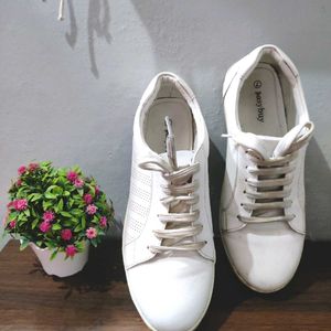 Brand New Unsused White Sneaker Shoes Boys