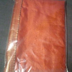 Women Border Saree With Blouse Piece