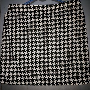 Houndstooth Print Pencil Skirt