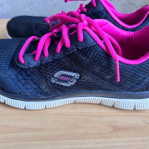 Skechers WOMAN SPORT SHOES -  78% Off