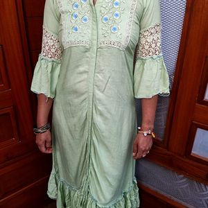 💚 Women Beautiful Thread Work Embroidery Kurta 💚