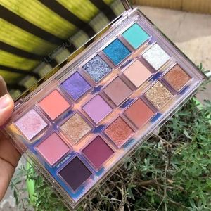 Huda Moji Mercury Retrograde Eyeshadow