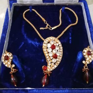 Attractive Mango Design Chain With Earrings